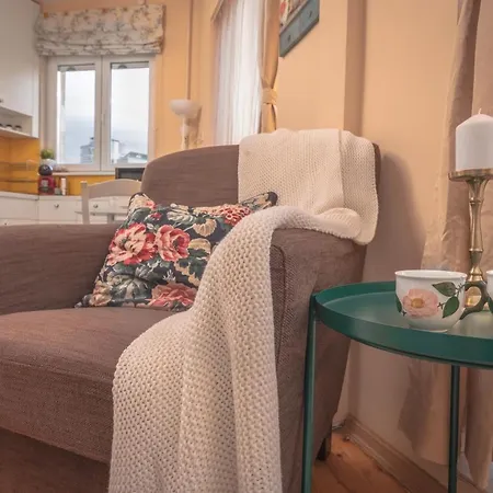 Cozy Home: Two-bedroom With Stunning View