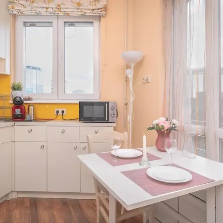Apartment Cozy Home: Two-bedroom With Stunning View *