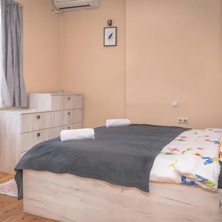 Apartment Cozy Home: Two-bedroom With Stunning View Sofia