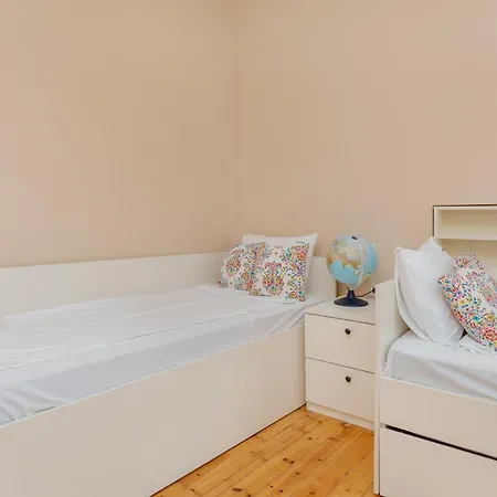 Cozy Home: Two-bedroom With Stunning View Sofia