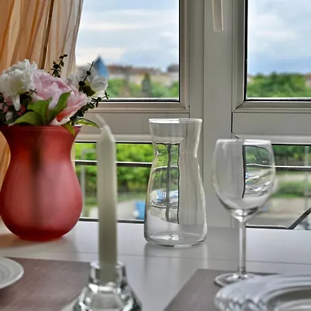 Cozy Home: Two-bedroom With Stunning View
